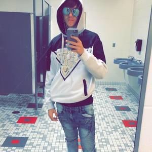 Meet your Posher, Dillian